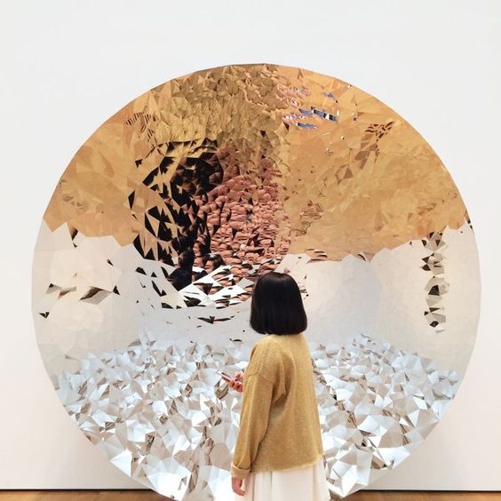 Catherine Broderick, Anish Kapoor mirror sculpture. When writing becomes healing: How expressive writing can be used as a tool for scrying into the hidden parts of our being.